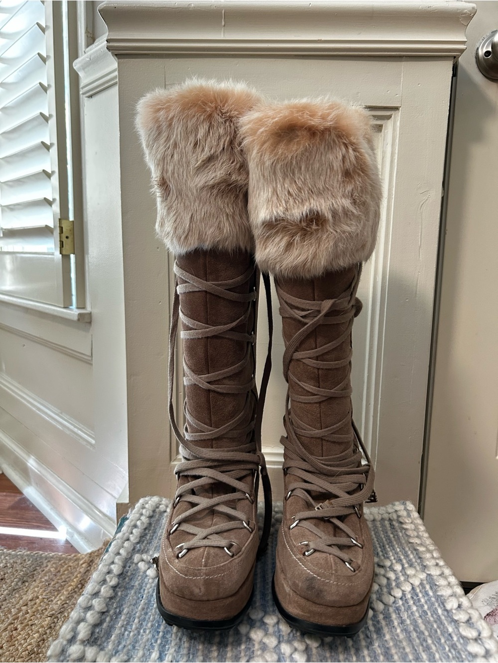 Stuart Weitzman Y2K Brown Suede Fur Trim Platform Wedge Aprés Leather Boots 8.5